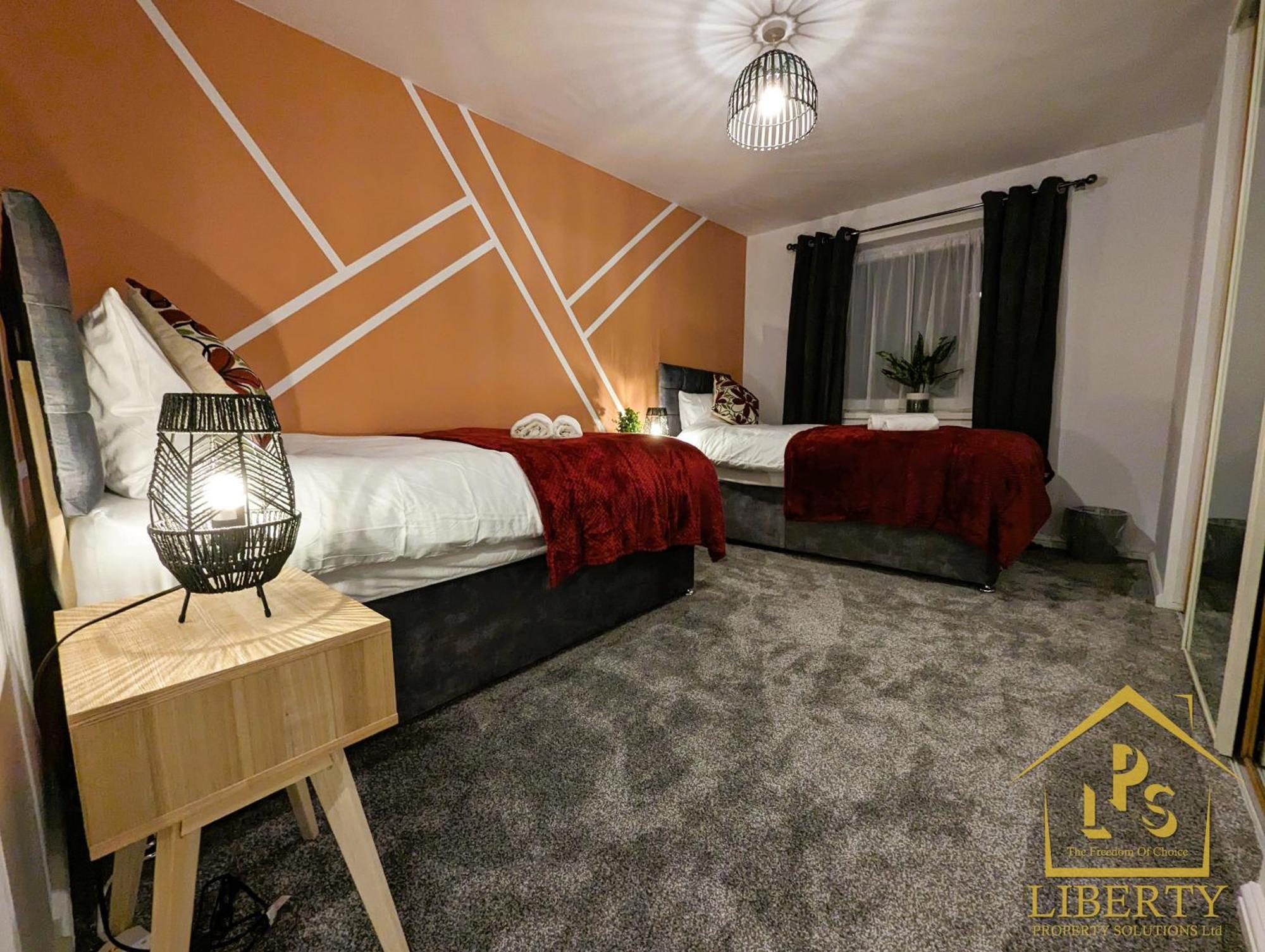 6 Guests * 4 Bedroom * Free Wi-Fi *Huntingdon Exterior photo