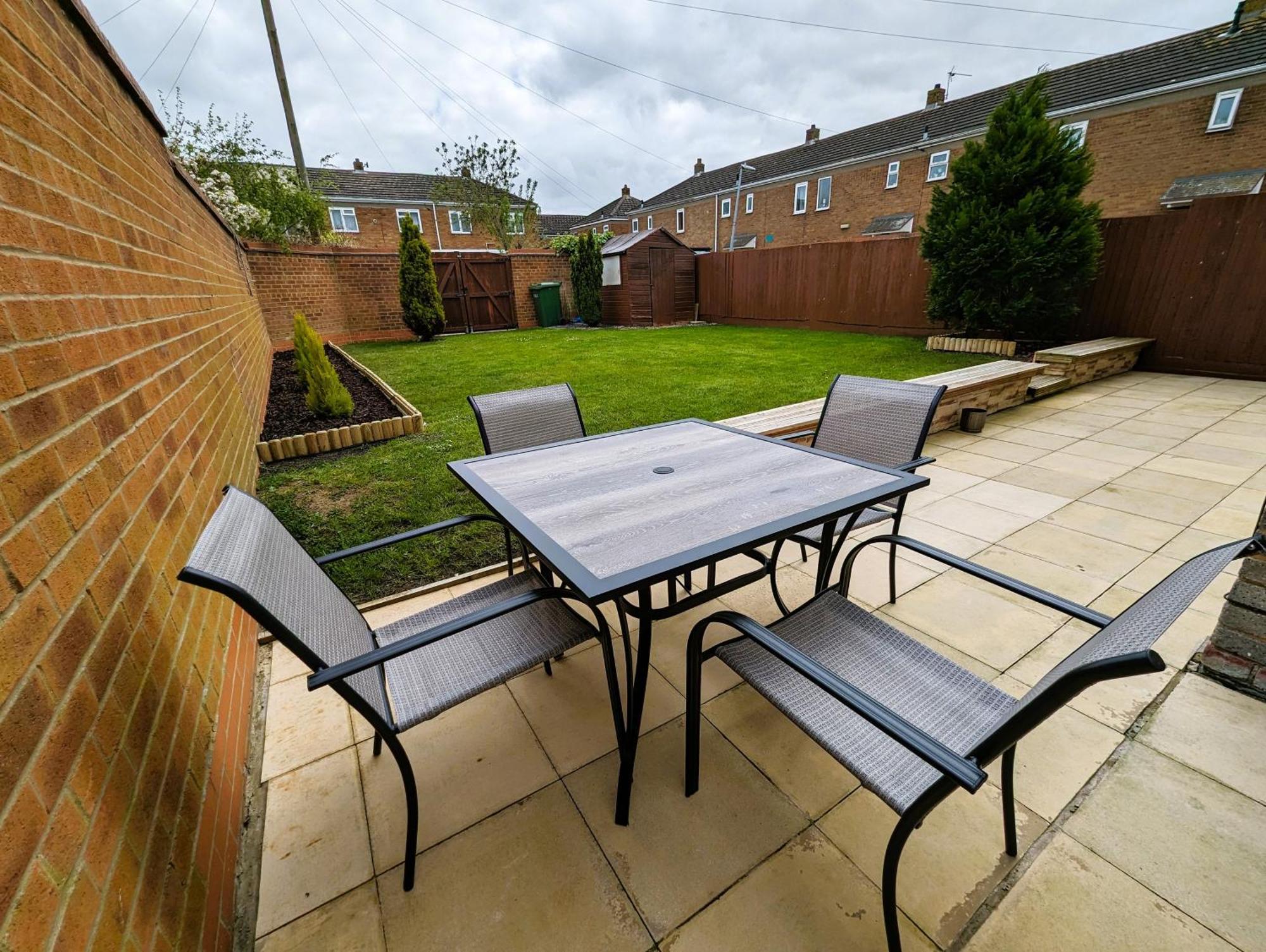 6 Guests * 4 Bedroom * Free Wi-Fi *Huntingdon Exterior photo